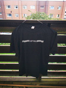 Uus Emporio kirjaga t-särk, suurus L (2 foto / 3)