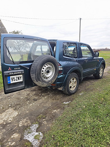Mitsubishi Pajero 3-door 3.2 DID 121KW manuaal (2 foto / 3)