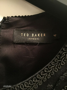 Pidulik must kleit Ted Baker.