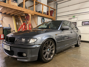 BMW 330d M-PAKETT (1 foto / 10)