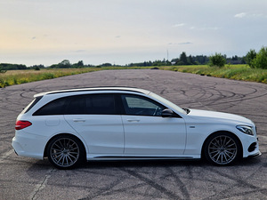 Mercedes-Benz C 250 (3 foto / 11)
