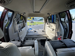 Chrysler Voyager Stow n' Go 3.8 V6 LPG (11 фото из 15)