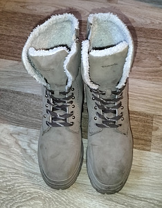 Women's shoes (1 foto / 2)