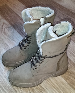 Women's shoes (2 foto / 2)