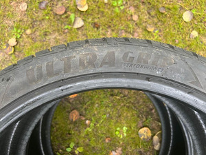 Goodyear Ultragrip 285/35R22 lamellrehvid - 4 tk (3 foto / 6)