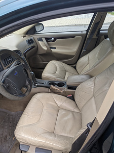 Müüa Volvo V70 (12 foto / 14)