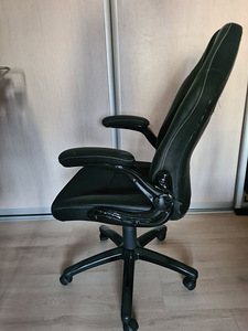 Mänguritool (ratastega tool) väga heas seisukorras (2 foto / 2)