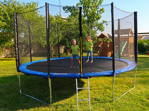 Batuut 425 sm + kaitsevõrk + redel 14ft (4.25 m) (2 foto / 10)