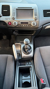Honda Civic 1.8 103 kW (9 foto / 14)