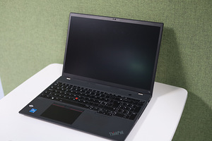 Lenovo ThinkPad T16 16" / I5-1235U / 32 GB / 500 GB (1 foto / 3)