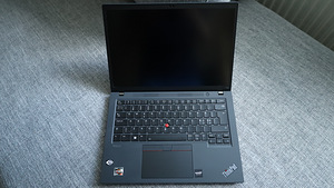 Lenovo ThinkPad T14 14" / Ryzen 5 - 6650U / 16 GB / 500GB (1 foto / 3)