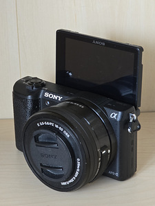 Sony A5100 + 16-50mm OSS