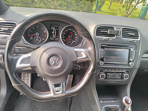 Volkswagen Golf GTI 2.0 211kW (10 foto / 10)