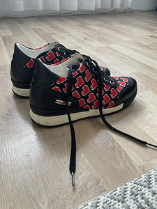 Love Moschino (5 foto / 5)