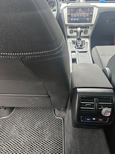 Volkswagen Passat b8 2018 (9 фото из 9)