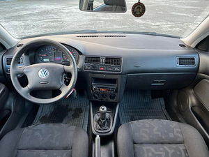 MÜÜA VOLKSWAGEN BORA (9 foto / 11)