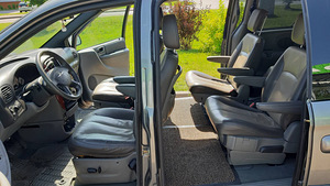 Chrysler Grand Voyager (6 foto / 10)