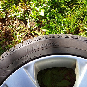 Mazda 17" 5x114,3 + lamellrehvid 8mm, 225/45 (3 foto / 5)