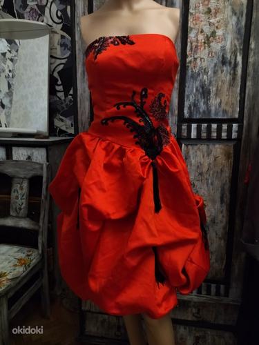 Вечернее коктейльное красное платье с открытыми плечами. (фото #3)