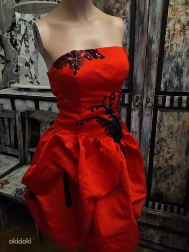 Вечернее коктейльное красное платье с открытыми плечами. (фото #6)