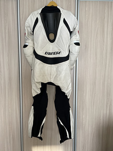 Dainese Laguna Seca 1-osaline sõidukombe 54 (3 foto / 4)