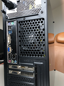 Игровой ПК: i5/R9 380 (3 фото из 4)