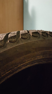 Naastrehvid 195/50R16 88T Goodyear UltraGrip Ice Arctic (4 foto / 4)