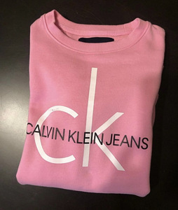 Calvin klein pusa (1 foto / 2)