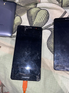 Müüa 4 telefoni varuosadeks (4 foto / 8)