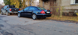 Mercedes-Benz E320 Avantgarde 3.2 V6 165kw LPG (2 foto / 9)