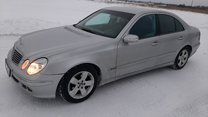 Mercedes-Benz E270 (5 foto / 9)