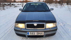 SKODA OCTAVIA (6 foto / 8)