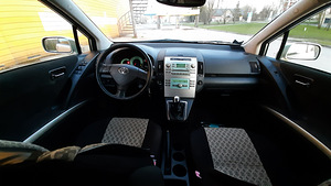 Toyota Corolla Verso (8 foto / 10)