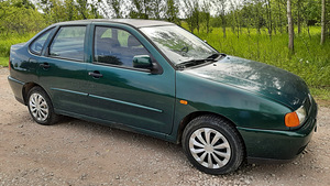 VOLKSWAGEN POLO 1.9D (1 foto / 9)