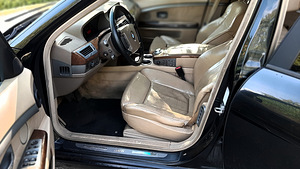 БМВ 745i (3 фото из 10)