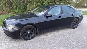 БМВ 745i (9 фото из 10)