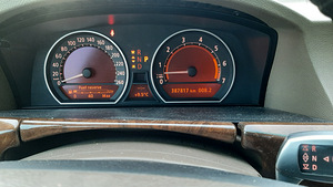 БМВ 745i (10 фото из 10)