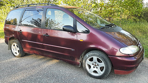 Ford Galaxy (5 фото из 9)