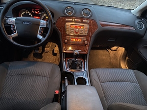Ford Mondeo (7 foto / 9)