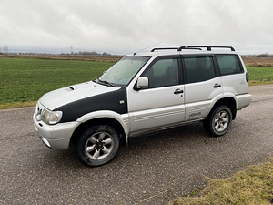 NISSAN TERRANO 4x4 (6 foto / 8)