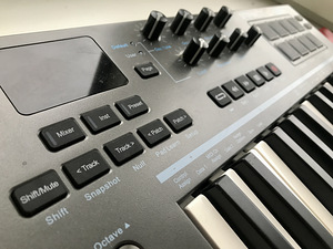 Midi keyboard Nektar Impact LX25+ (3 foto / 5)