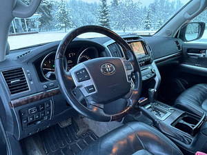 Toyota v8 (3 фото из 11)