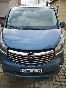 Opel Vivaro (4 фото из 5)