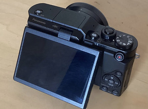 Panasonic Lumix DC-GX800 + 12-32mm (3 foto / 5)
