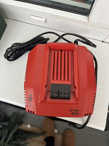 Hilti laadija (2 foto / 3)