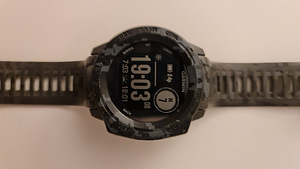 Carmin Instinct Solar Craphite Camo (2 foto / 3)
