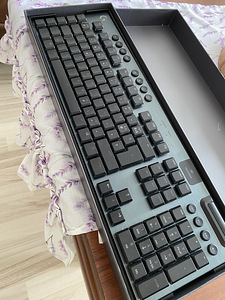 Клавиатура Logitech G915 LIGHTSPEED (3 фото из 4)