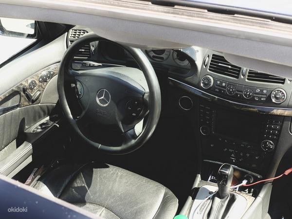 Mercedes-Benz E320 W211 (фото #6)