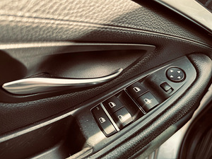 BMW 520D F11 2.0D N47D20C 120kW 2011 (8 foto / 15)