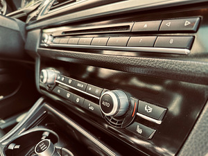 BMW 520D F11 2.0D N47D20C 120kW 2011 (12 foto / 15)